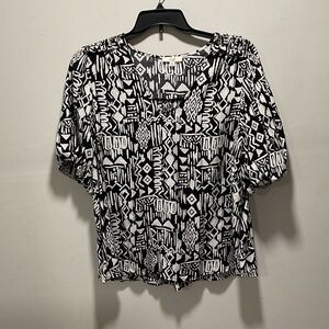 Easel Monochrome Geometric Blouse